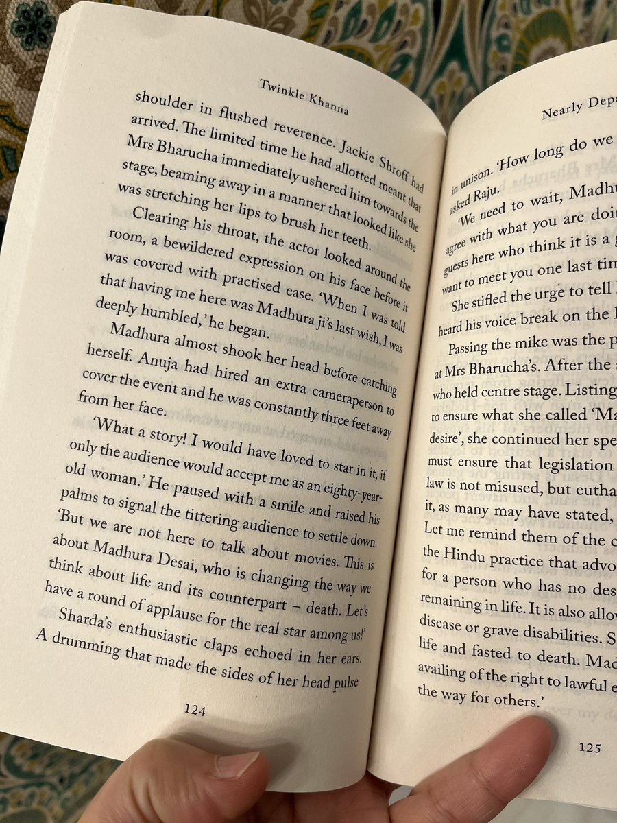 mrsfunnybones's tweet image. He is in the book and I only got a plant emoji when I invited @bindasbhidu to the book launch. Turns out it means &apos;Yes, I&apos;ll come with a plant.’ Clearly the coolest  guy on the planet.
If you want to grab Welcome to Paradise 
then here is the link 
bit.ly/Paradiseamazon