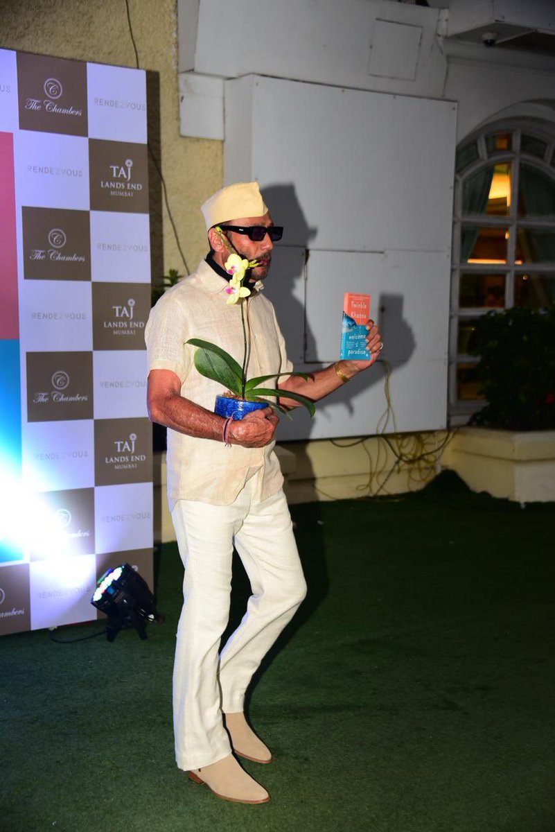 mrsfunnybones's tweet image. He is in the book and I only got a plant emoji when I invited @bindasbhidu to the book launch. Turns out it means &apos;Yes, I&apos;ll come with a plant.’ Clearly the coolest  guy on the planet.
If you want to grab Welcome to Paradise 
then here is the link 
bit.ly/Paradiseamazon