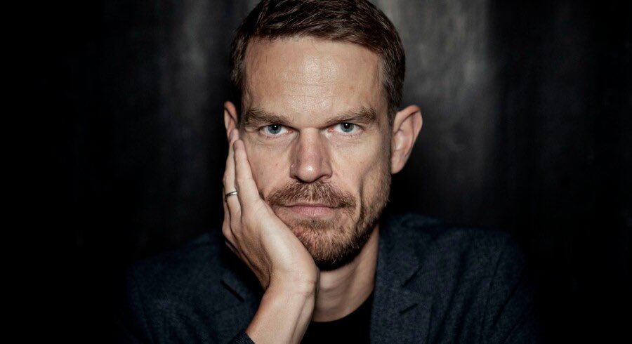 Kaare Svejstrup (@kaaresvejstrup) on Twitter photo Oplevelser fylder for meget - virkeligheden for lidt, skriver <a href="/svendbrinkmann/">Svend Brinkmann</a> i bogen “Oplevelsessamfundet”
Vil han hellere leve i “Virkelighedssamfundet” og hvordan ser det ud?
Det spørger jeg ham om i dagens afsnit af Pilestræde linktr.ee/berlingskemedia
<a href="/berlingske/">Berlingske</a> Oplevelser fylder for meget - virkeligheden for lidt, skriver <a href="/svendbrinkmann/">Svend Brinkmann</a> i bogen “Oplevelsessamfundet”
Vil han hellere leve i “Virkelighedssamfundet” og hvordan ser det ud?
Det spørger jeg ham om i dagens afsnit af Pilestræde linktr.ee/berlingskemedia
<a href="/berlingske/">Berlingske</a>