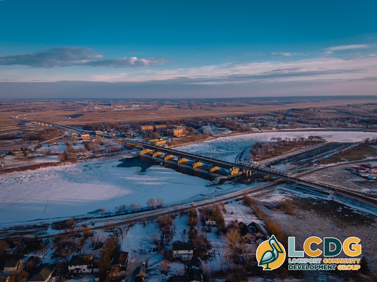 Sunset in Lockport, early December, 2023.
•
•
•
•
•
#river #bridge #water #skyporn #sunrise #sunsetlovers #cloudporn #sunsets #boat #waterfall #riverside #sunsetporn #река #bridges #forest #sunset_madness #trees #skylovers #sunset_pics #holiday #art #photographer #instagram