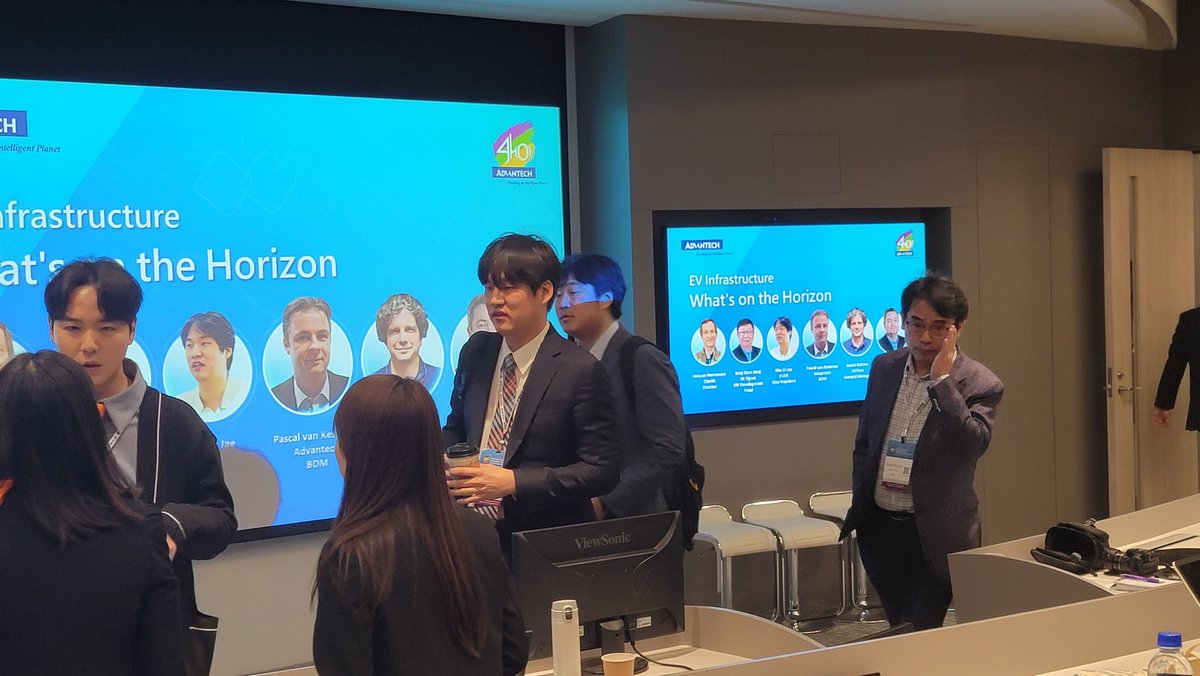 EvarPress's tweet image. At the Adventech Forum in Taiwan last week, EVAR&apos;s CTO Kim Ki-jae introduced EV charging innovation of EVAR. A lot of people were interested in EVAR. We will try harder to live a comfortable life without worrying about charging EVs. #Adventech #EVAR #EV #EVCHARGER #evcharging