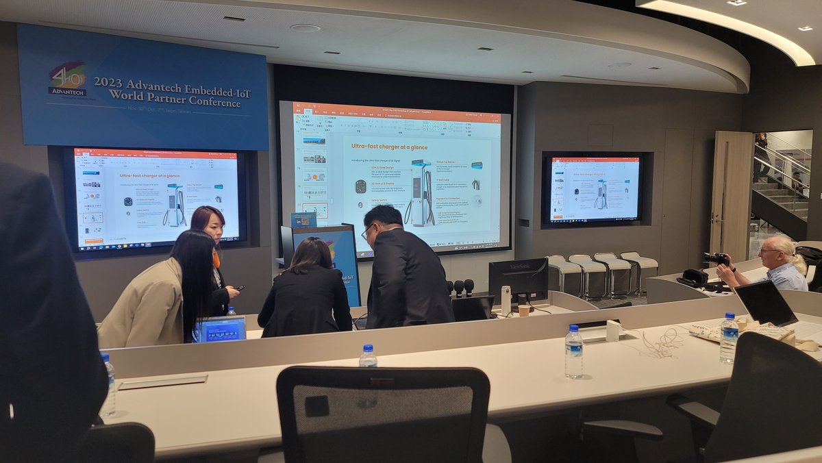 EvarPress's tweet image. At the Adventech Forum in Taiwan last week, EVAR&apos;s CTO Kim Ki-jae introduced EV charging innovation of EVAR. A lot of people were interested in EVAR. We will try harder to live a comfortable life without worrying about charging EVs. #Adventech #EVAR #EV #EVCHARGER #evcharging