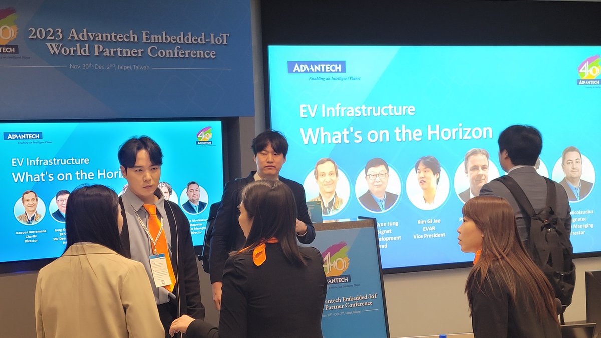 EvarPress's tweet image. At the Adventech Forum in Taiwan last week, EVAR&apos;s CTO Kim Ki-jae introduced EV charging innovation of EVAR. A lot of people were interested in EVAR. We will try harder to live a comfortable life without worrying about charging EVs. #Adventech #EVAR #EV #EVCHARGER #evcharging