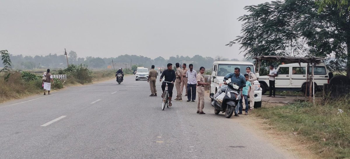 khordha_arto's tweet photo. Day 3 of #ZeroFatalityWeek,
Joint Enforcement checking was done with Bolagarh & Begunia PS 75 no’s of Echallan were issued including 7no’s of Drunken Drive case ,11 no’s of illegal parking & 12 no’s DL suspended. . #Arto_Khordha https://t.co/m8qtCk9fDv