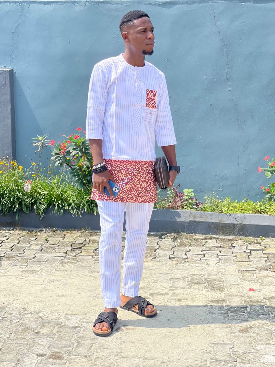A well crafted and tailored white striped kaftan Worn in Port-Harcourt, Nigeria 😍 ✂️ @Taqit_Couture Have an amazing week 📍 Ibadan, Nigeria Kindly RT