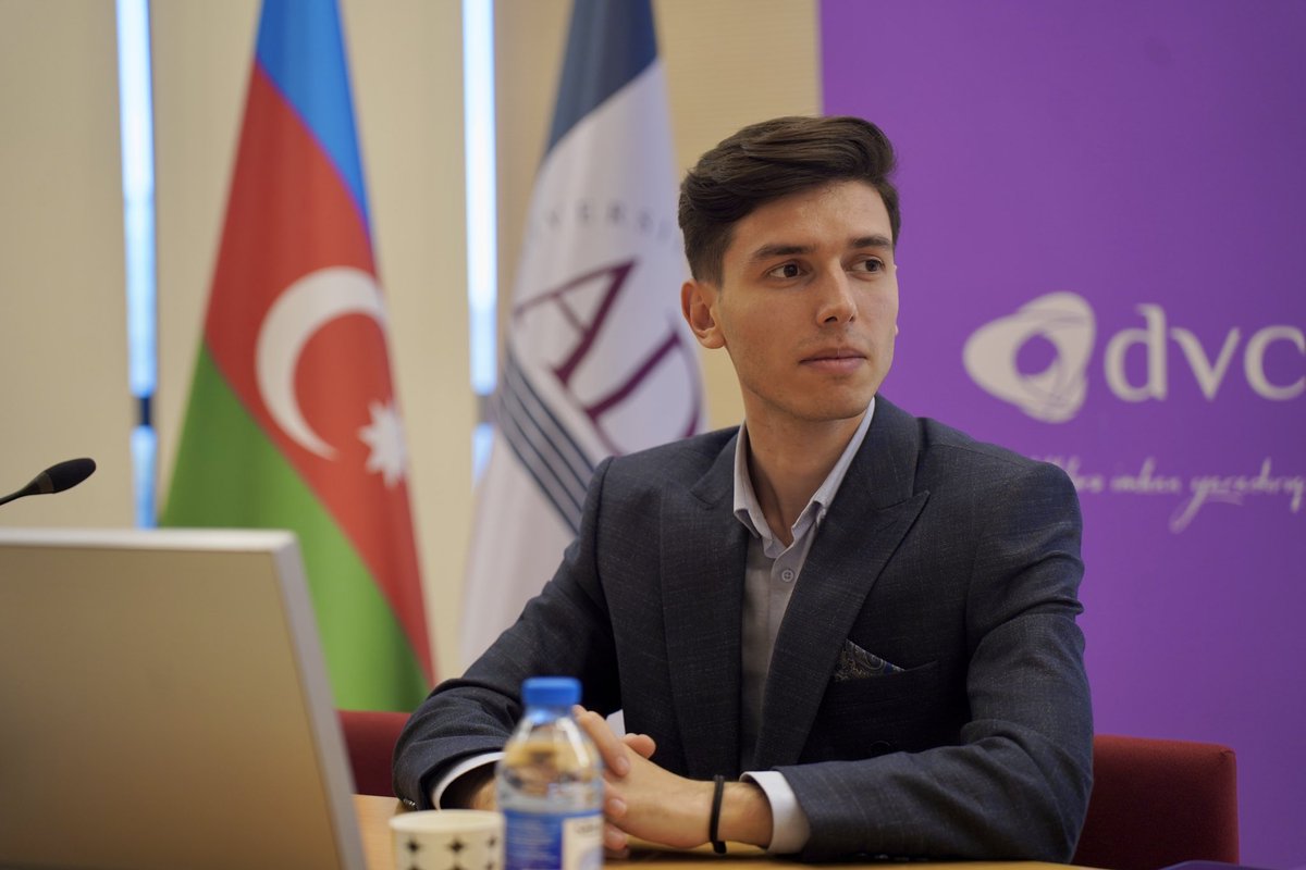 Alisgndr's tweet photo. ADA Universitetinin tələbələri silsilə təlimlərimizin iştirakçısı oldu🗣️
#DVC #Azdebate #MDP #ADAUnivetrsity https://t.co/t8IQx81cF3