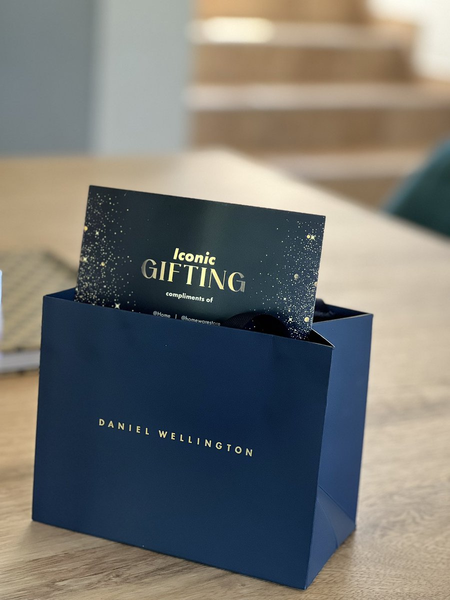 tembisanxumalo's tweet photo. You know the festive season has begun when @SandtonCity lands on your doorstep. Iconic gifting at its best♥️🥹… #SandtonCity #IconicGifting https://t.co/E1YJKog5KY