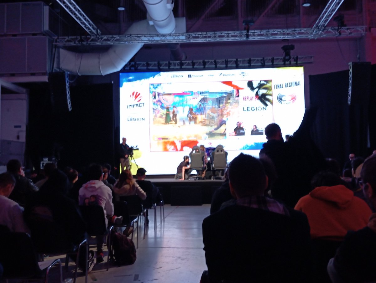 MarkusBcn's tweet photo. Un lujo poder disfrutar en persona la alta competicion #IMPACTbyLEGION https://t.co/i63ml7JF80