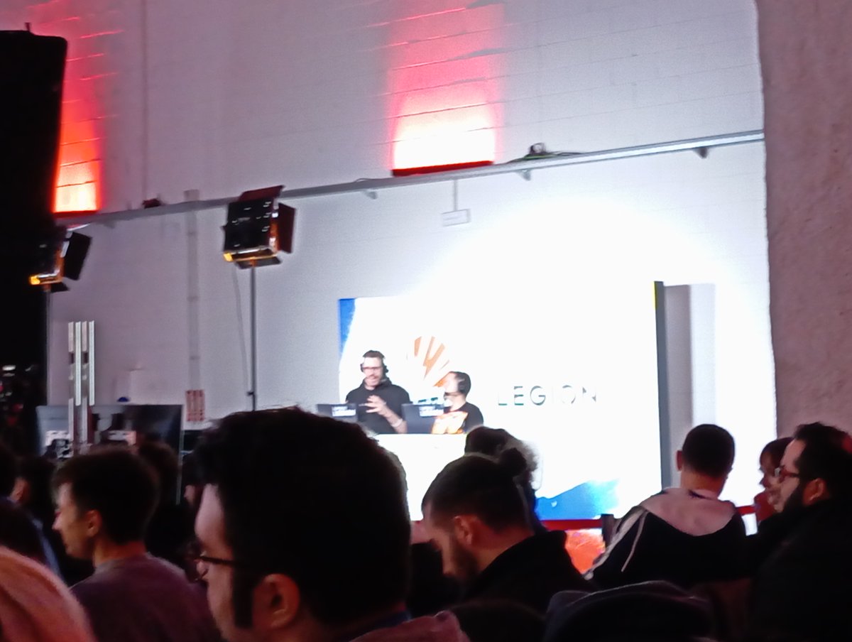 MarkusBcn's tweet photo. Un lujo poder disfrutar en persona la alta competicion #IMPACTbyLEGION https://t.co/i63ml7JF80