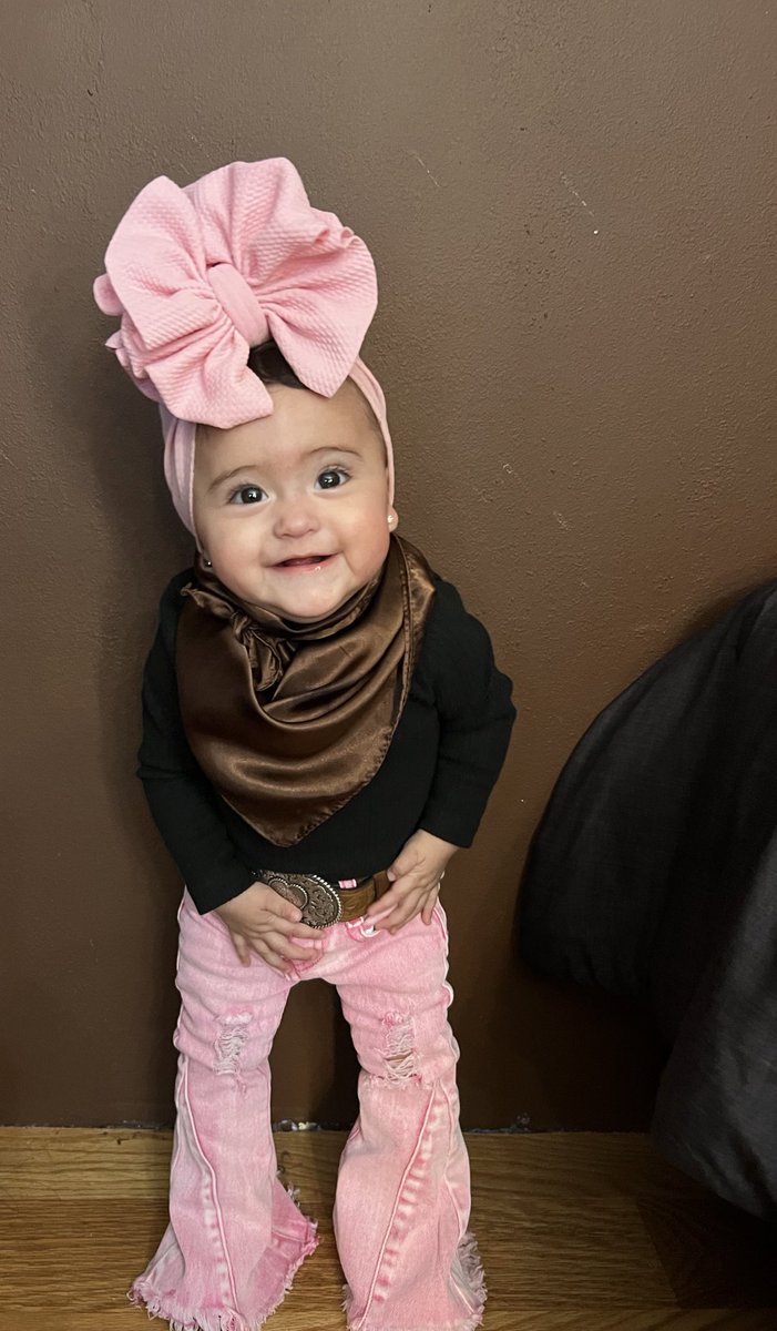 macyyyyy15's tweet photo. my little cowgirl😍😍 https://t.co/DRrQSvPgS7
