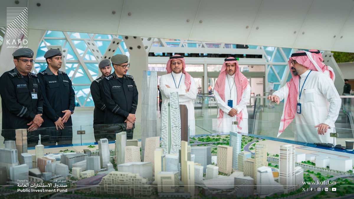 بهدف تعزيز الأمن والسلامة في أنحاء المركز، نشارككم لقطات من آخر زيارة بين فريق #كافد وفريق المركز الوطني للعمليات الأمنية. <a href="/MOI__911/">911</a>