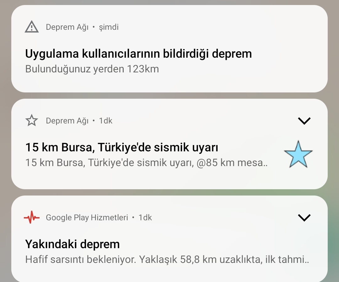 Yapana helal olsun 7 sn önce bildirim geldi. #istanbul #deprem #sondakika