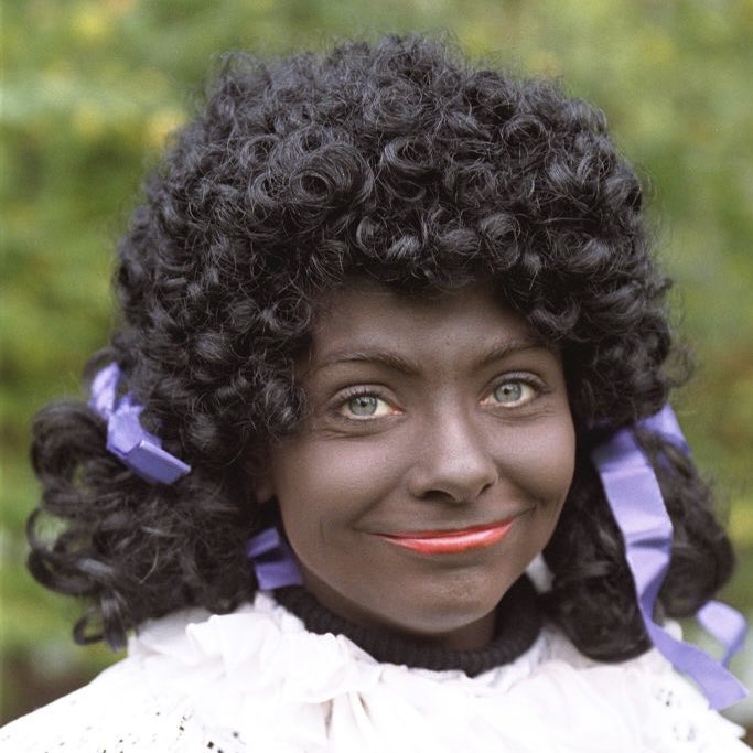 jack_woerkom's tweet photo. Georgina Verbaan als zwarte Piet! https://t.co/A1CXLXvwQd