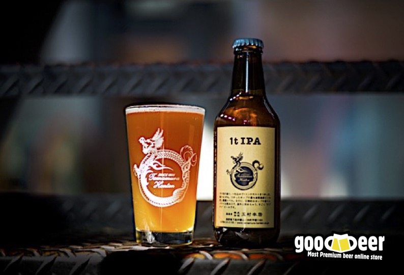 goodbeerShop's tweet photo. 本日ご案内するビールは、1トンのモルトと、もったいないくらいにたっぷりのホップを使った大人気商品!
#志賀高原ビール #1tIPA
https://t.co/FFOT8BZACZ
もともとオールドスクールな西海岸の強力なIPAをイメージしたのが、この1t IPA!
ガツンとくるけど、意外に飲めちゃう危なさ。 https://t.co/mRANdbU4zL