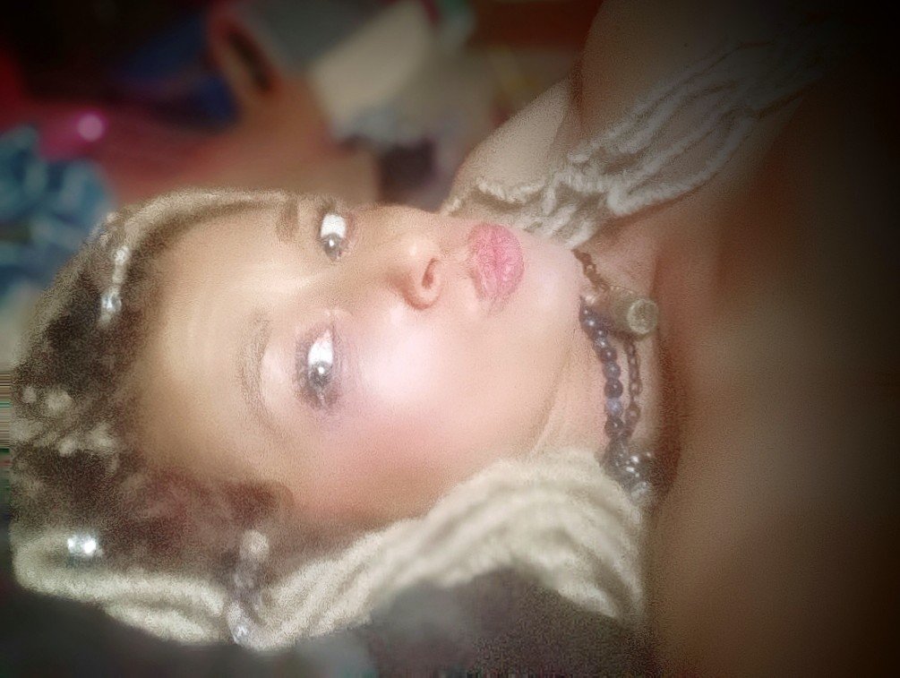 LunaSolsXO's tweet photo. Kisses...Come join me on my fansly for this full photoshoot...Fansly.com/lunasols💞☕🌶️💞🙏🍒🧿💦#lunasolsxo #lunasols #lunasols13 #blonde #dreadlocks #meditations #cleansings #chakrasaligned #girlnextdoor #southernbelle #greeneyes #blondebombshell #reikimaster #granolagirl. https://t.co/zBLE2Ss4KV