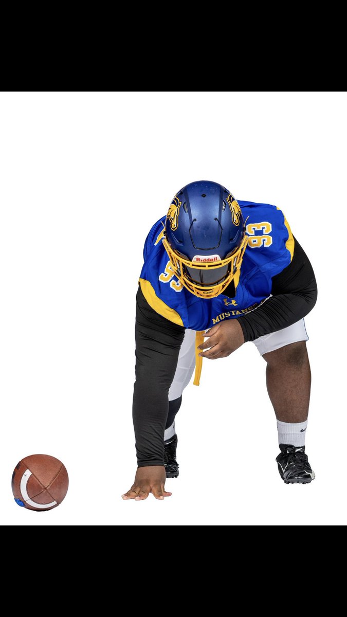 AaronHarris99's tweet photo. Aaron Harris 
Red Shirt Freshman Highlights 
3 Years of Eligibility 
Nose Tackle 
3.21 GPA https://t.co/riKWoXFdsb
