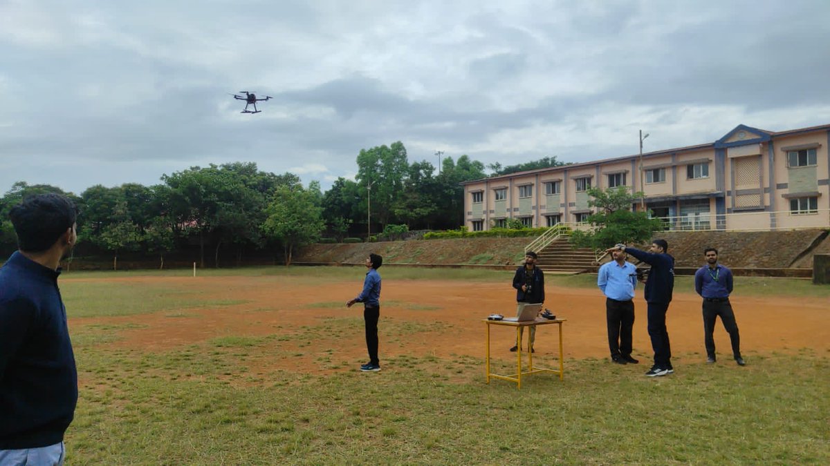 On the occasion of #NavyDay23, #NAD #Sunabeda organised a #Drone show and presentation on #DroneTechnology at #KendriyaVidyalaya, NAD Sunabeda on #04Dec23. Students were also motivated to join #IndianNavy, learn and adopt new technologies.
#IndianNavy
#DefenceCivilians