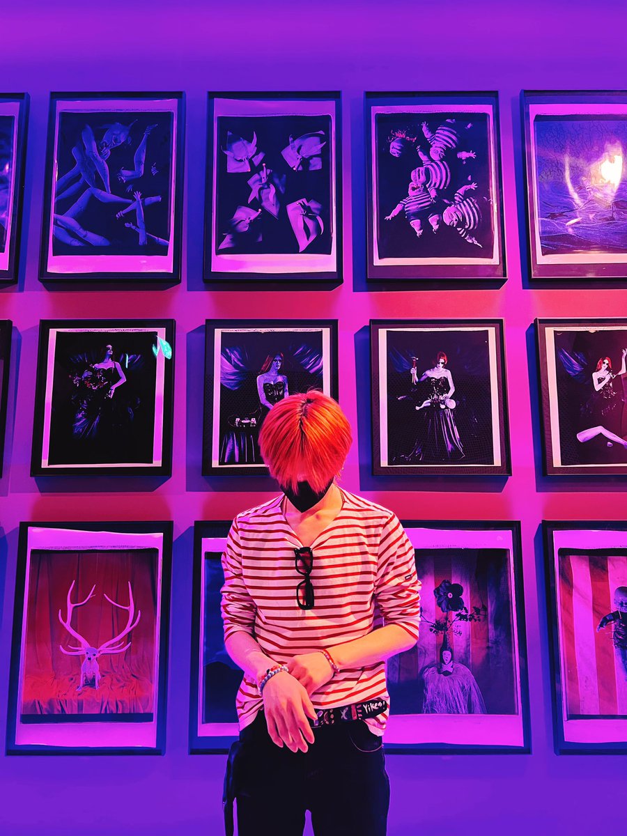 micorzn's tweet photo. ⠀⠀   𝟭𝟮월 𝟰일 ' at the 𝘁𝗶𝗺 𝗯𝘂𝗿𝘁𝗼𝗻 exhibit 
⠀ ⠀ ⠀ ⠀ よー   𝟣𝟣 : 𝟢𝟢  𝖠𝖬  ( ☁️ )  𝖺𝗋𝗍 https://t.co/qAJQ62Jnyi