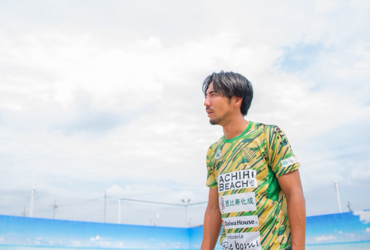 TOKYOVERDYBS's tweet photo. 【メディア掲載】ビーチで叶えた日本代表という夢、僕はこれからも球を蹴り続ける

#SPORTIST に、#上里琢文 選手のインタビューが掲載されました！
ぜひ、ご覧ください。
⬇️
https://t.co/Swhste5NPU

> 夢を持ち続けることが難しい、島出身ならではのビハインド https://t.co/nHcTAj93pH