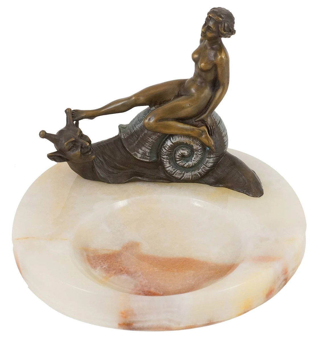 ConchArtefacts's tweet photo. Artefact: Female Nude on a Snail
Category: Figure
Maunfacturer: Bergmann Foundry
Year: 2018
Description: Bronze figure on marble bowl. 2,4 kg, 100% bronze

Source: https://t.co/eY4vT20U77 https://t.co/80RucEQbAu