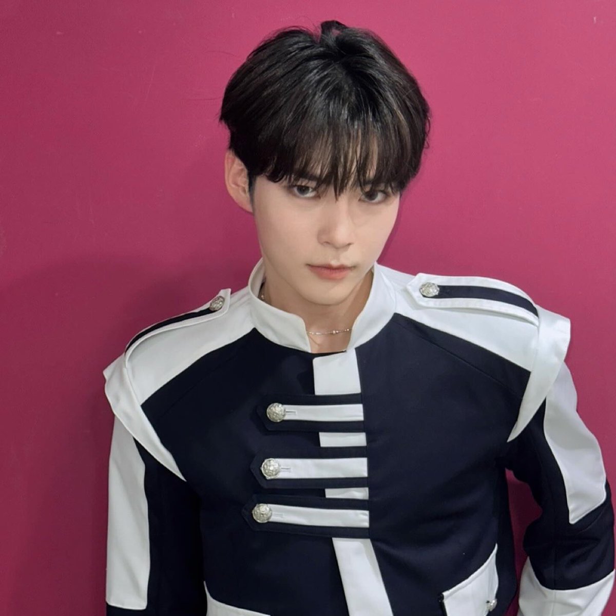 llhanbeanll's tweet photo. 후회해?                                                후헤헿? https://t.co/U0pDEtl3qU