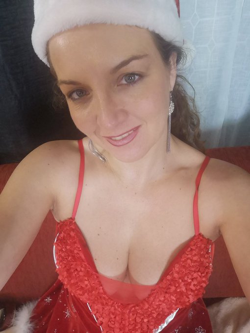 Joyeux No&euml;l 😍 https://t.co/1VDLRx8pgB