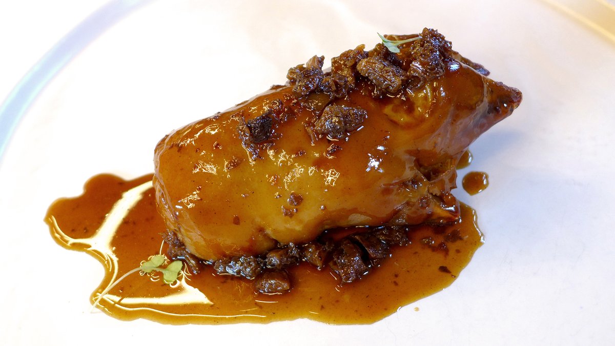 encantadissim's tweet image. Després de 10 anys hem tornat a @Cal_Carter i hem vist un restaurant completament remodelat amb una proposta de cuina catalana bagenca, també revitalitzada, en un conjunt destacable i molt recomanable al que no trigarem tant en tornar 👨‍🍳😋😋😋👏👍

Aquí:👉 flickr.com/photos/encanta…