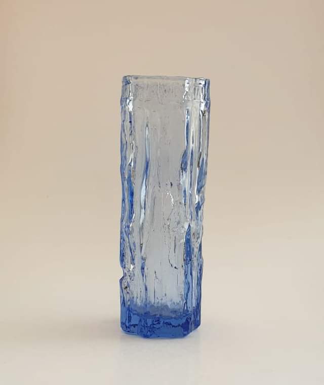 CollectCurios's tweet photo. Collectable Curios' item of the day...Vintage Ravenhead Glass Bark Vase. Don't forget to use Voucher Code BF15%Off for 15% off!

https://t.co/e7CxceqCpO

#Ravenhead #BarkGlass #GlassVase #VoucherCode  #ChristmasSale #ChristmasGiftIdeas #VintageChristmas  #StGeorgesMarketBelfast https://t.co/KWebAbGxgT