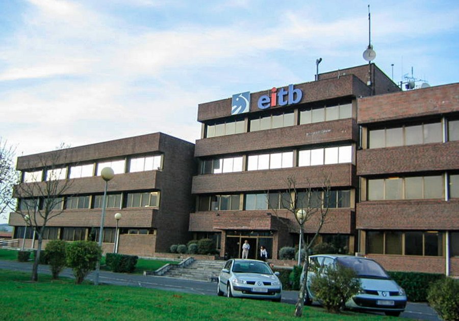 Osasun Sailak #Osakidetza-n bere historian egindako pribatizazio handiena aurrera eraman nahi du: diru publikoarekin enpresa erraldoi bat sortu, enpresa pribatuak aberastu daitezen guztion baliabidetaz baliatuz.

Hemen azaltzen dizugu 👇🏼
naiz.eus/eu/iritzia/art…