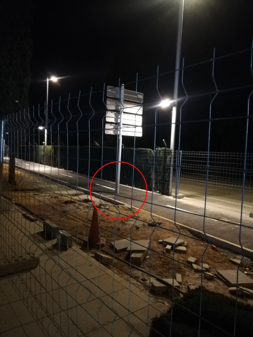 xaviguanke's tweet photo. #Tarragona Pren forma un tros més del #carrilbici de ponent, el + utilitzat. Tots els governs s'han penjat medalles històricament, però mai han tingut "mentalitat de bici" i sempre tenim #bicinyaps igual que a la resta de trossos escampats, que mai més es cuidaran. #tgnenbici https://t.co/9c03t94Fl3