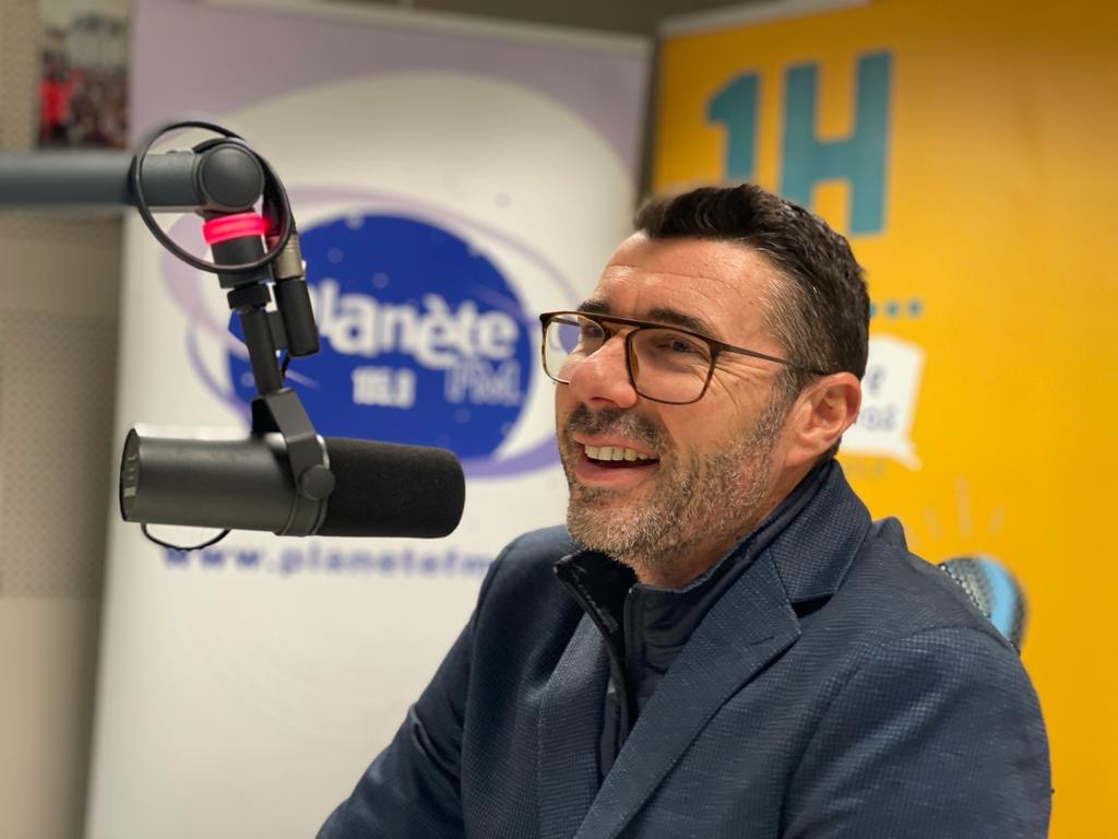 GrandArras's tweet photo. #1havec
✅Vous pouvez dès à présent retrouver l'interview de Cédric Delmotte, maire de Boiry-Saint-Martin sur notre site : https://t.co/bTssIG7cP1

👉 Un journaliste de @Planetefm a interviewé Monsieur le Maire dans le cadre de l'émission : "1h avec un maire du #GrandArras" https://t.co/5PQ5tVGv7k