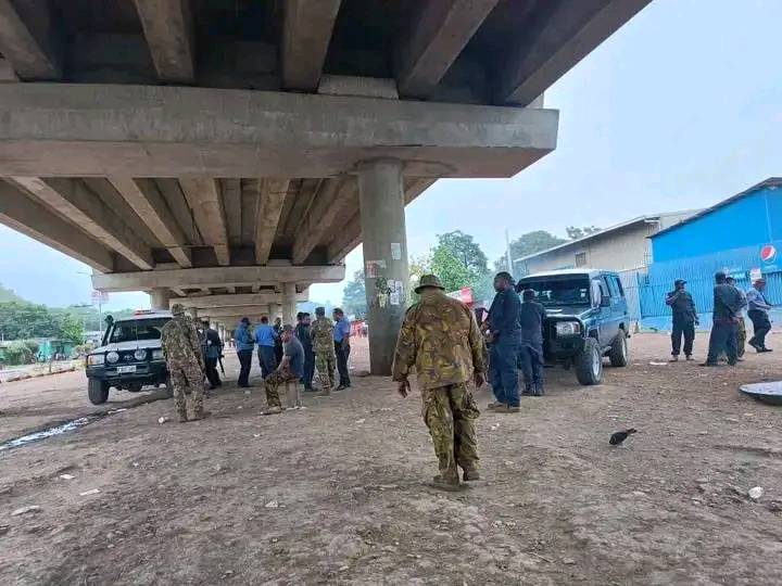 PngPles's tweet photo. Opportunists Attack PNGDF Soldier at Gordons in Port Moresby https://t.co/6M2pZZsAHU https://t.co/lNgN7Nvb1C
