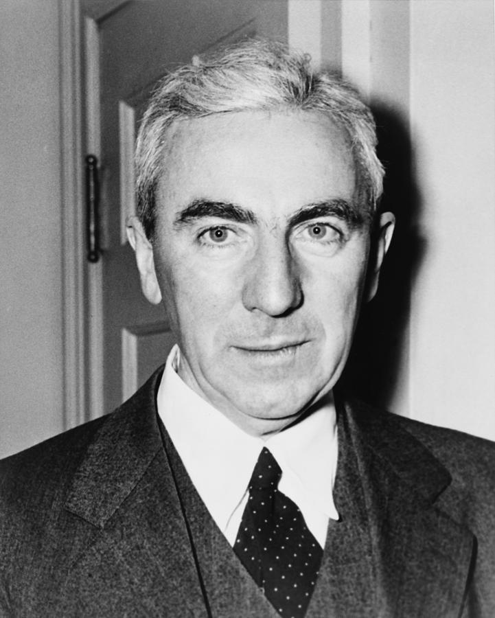 mariobianchi18's tweet photo. Il #4dicembre 1984 moriva #JohnRock. Ginecologo ed ostetrico Usa esperto di fertilità, il primo a fecondare in laboratorio nel 1944 un ovulo umano a 2 cellule. Cosviluppò inoltre la pillola anticoncezionale e stabilì che l'ovulazione avviene 14 giorni prima delle mestruazioni. https://t.co/cPzfh0uUYj