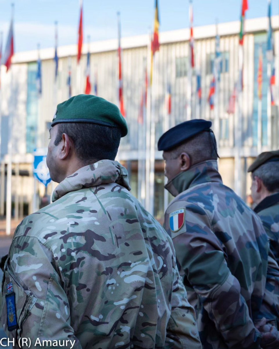 comlogterre1's tweet image. En direct du @NATO_JFTC en 🇵🇱 où la #LogOps contribue à l’exercice interalliés #CIBO23 auprès du @RRCFrance. Il s’agit de se préparer au #Soutien OPS de #HauteIntensité au plus haut niveau, et ce grâce à un scénario réaliste et exigeant.
#StrongerTogether #PlusFortEnsemble 🤝