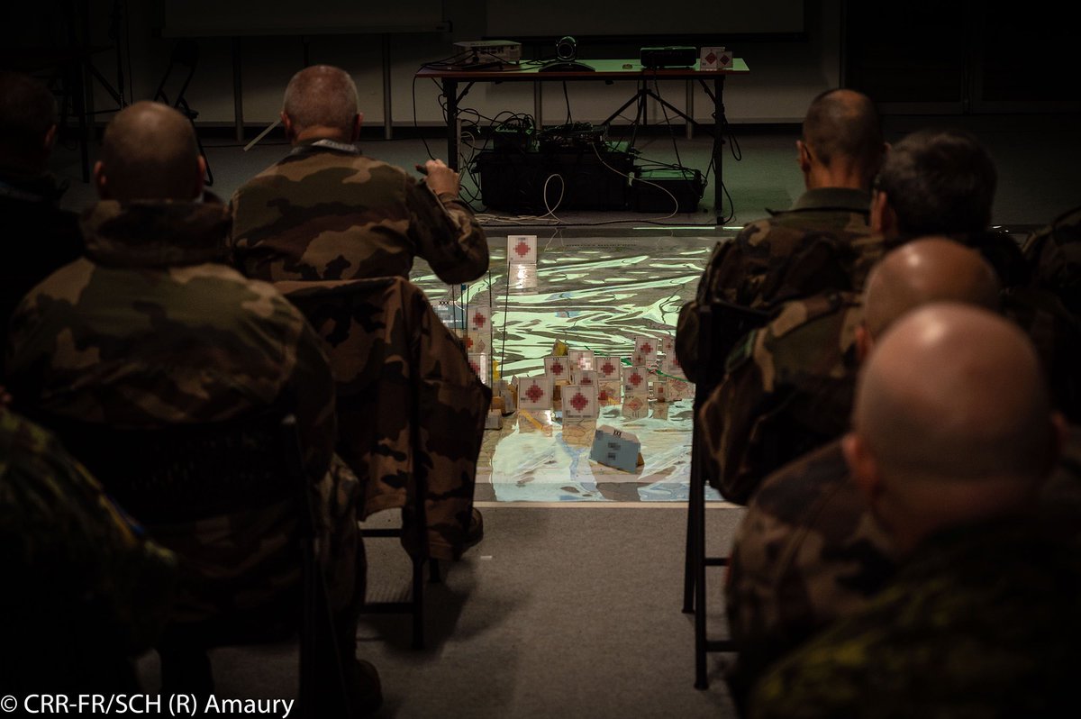 comlogterre1's tweet image. En direct du @NATO_JFTC en 🇵🇱 où la #LogOps contribue à l’exercice interalliés #CIBO23 auprès du @RRCFrance. Il s’agit de se préparer au #Soutien OPS de #HauteIntensité au plus haut niveau, et ce grâce à un scénario réaliste et exigeant.
#StrongerTogether #PlusFortEnsemble 🤝