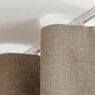 brooksidecarpet's tweet photo. Today, we are shining a spotlight on another one of our suppliers, Silent Gliss.

With a focus on producing the highest quality systems from light to heavy weight, from short to long, or straight to bent - Silent Gliss can supply a curtain track for any installation. #Harborough https://t.co/lDLBpf7q8b