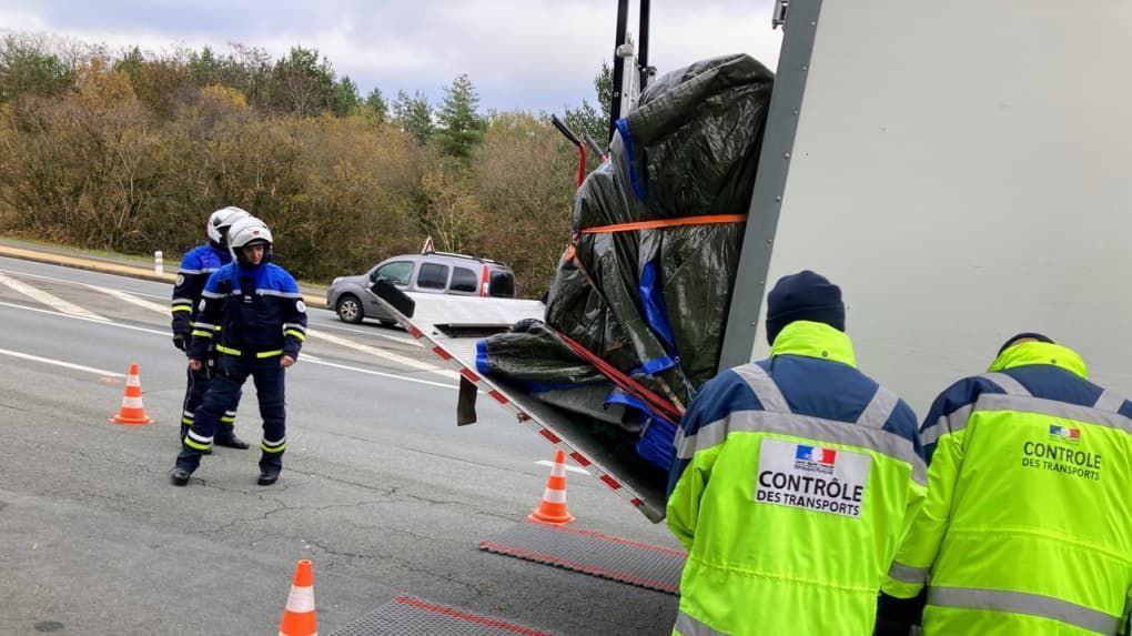 Lorsque vous commandez lors du Black Friday ou sur internet, vous participez souvent à de l'esclavage moderne. Découvrez pourquoi 

buff.ly/3R9azAw

#logistique #esclavage #camions #sécurité #balckfriday