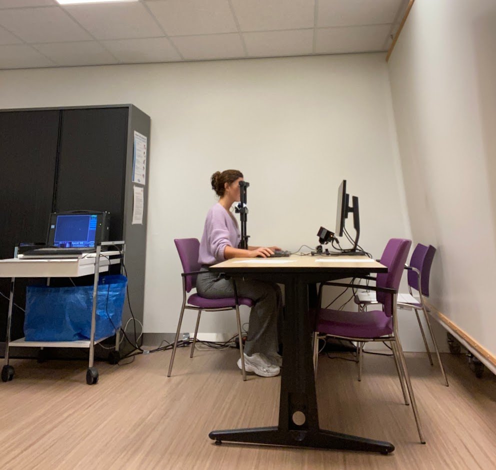 SanneBoing's tweet image. De laatste etappe van de inclusie @KCRUtrecht @DeHoogstraat is ingegaan ! Nog maar een paar keer de setup op- en afbouwen, en dan kan het analyseren van de #eyetracking patientdata beginnen. #neuropsychologie #stroke
