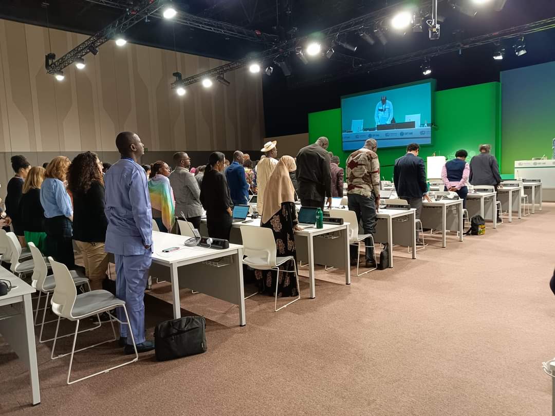 zarafilou's tweet photo. 𝗖𝗢𝗣𝟮𝟴 𝗗𝗨𝗕𝗔𝗜̈ 𝗘𝗠𝗜𝗥𝗔𝗧𝗦 𝗔𝗥𝗔𝗕𝗘𝗦 𝗨𝗡𝗜𝗦
Les Négociateurs ont observés 𝒖𝒏𝒆 𝒎𝒊𝒏𝒖𝒕𝒆 𝒅𝒆 𝒔𝒊𝒍𝒆𝒏𝒄𝒆 à la mémoire de notre regretté 𝒀𝒂𝒄𝒐𝒖𝒃𝒂 𝑺𝑨𝑾𝑨𝑫𝑶𝑮𝑶 , Prix Nobel alternatif.
Paix à son âme !
#COP28
#COP28UAE
#conajec
#Dubai https://t.co/0HEMd499jZ