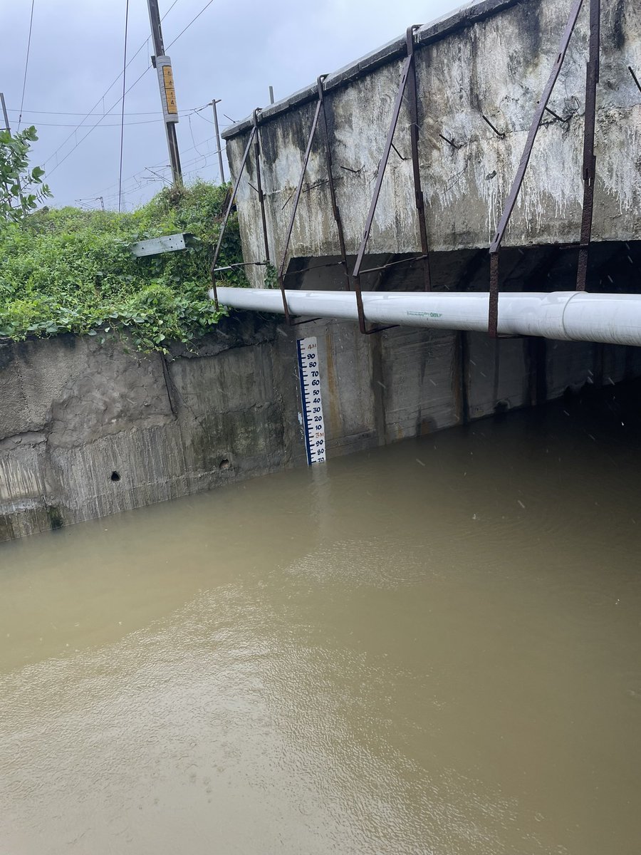 DevBillu's tweet photo. Hi @AshwiniVaishnaw @RailwaySeva @PMOIndia kind notice that the current condition of RUB at Kapugunneri Village Gate no:30,Srikalahasti mandal is in dangerous condition.The underpass is the only access to reach the Kapugunneri &amp; surrounding villages. waterlogging level is 2.7mts. https://t.co/bl0M1LYsat