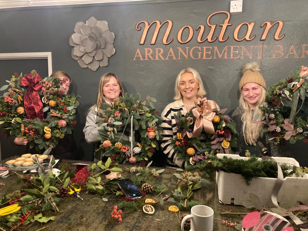 MoutanFlowers's tweet photo. What a wreath-tastic weekend we've just had! Thank you to everyone who joined us on our workshops, here are a few of the wonderful #wreaths that you made 
Our last workshop is running in #Farnham on 6.12.23 2-4pm! For details and to book, please follow: https://t.co/acfbBELIwJ https://t.co/3yzdVJQSIv