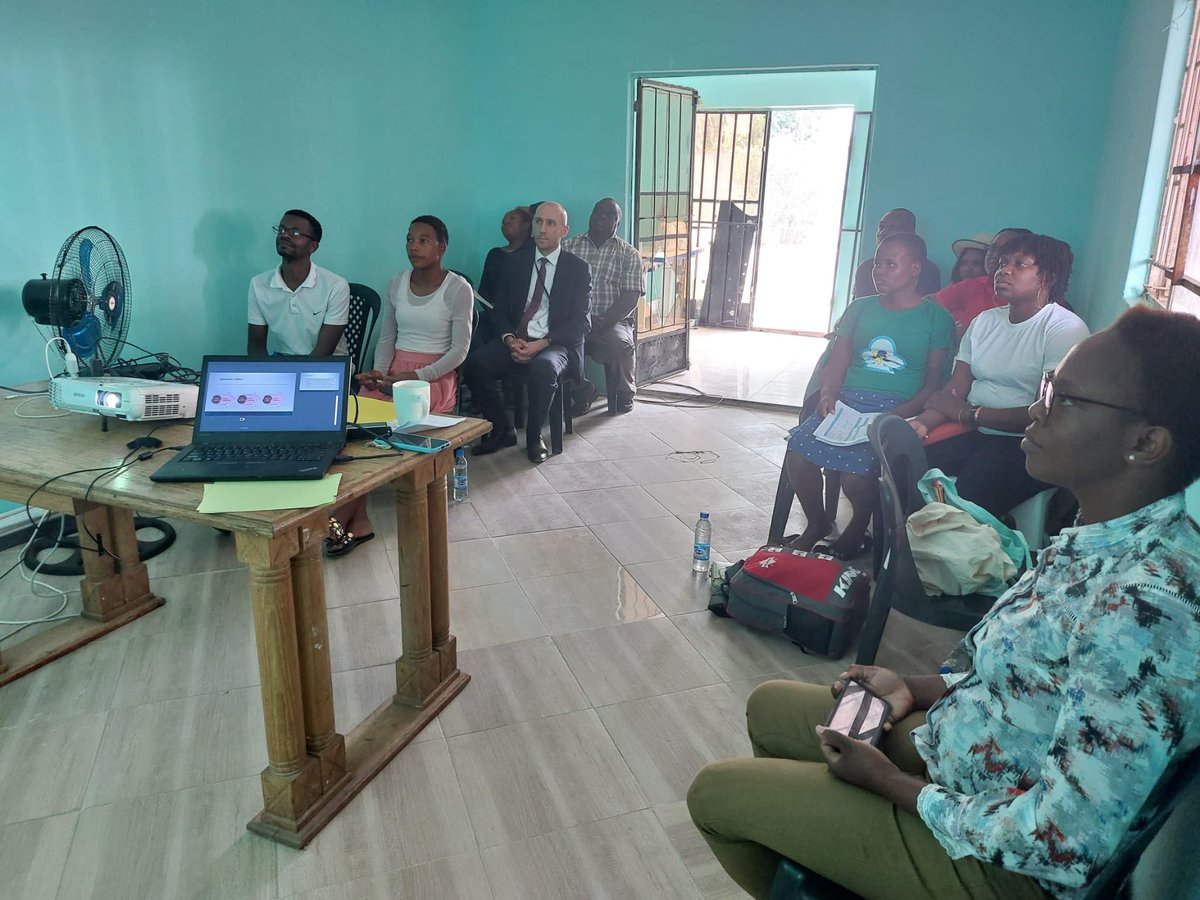 FranceZimbabwe's tweet image. After the success of 2022 #PISCCA support to 19 #CSOs on women empowerment &amp;amp; climate smart agriculture, we organized the 1st follow-up workshop w/ beneficiaries on Urban Resilience in Harare📍

Big 👏 to @krugamotion @sunshinegroupzw @YASDZim @royal_consult @GweruResidents @ZYWNP