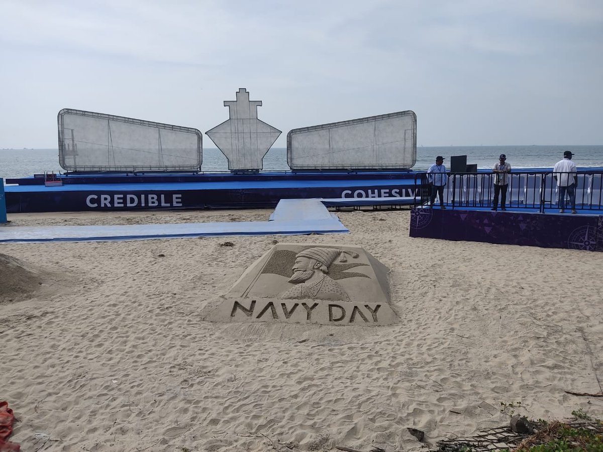 Sand art prepared at Tarkarli beach ahead of #NavyDay  celebration.