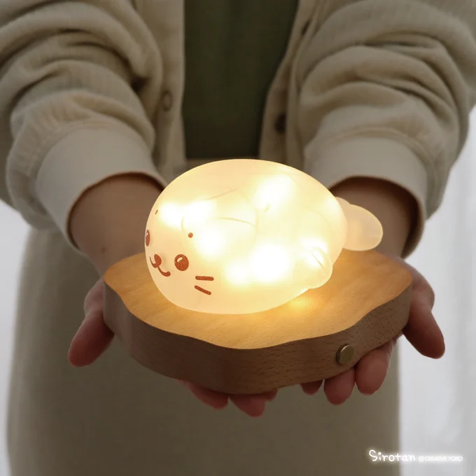 しろたんと過ごす癒やしの時間  ■しろたんフロストグラスライト  しろたん型のフロストグラスからもれる ふんわりした明かりがきれい  明るさ調節もできるから、置く場所に合わせて好きな明るさにしてね  ギフトにもピッタリです  ネットショップはこちら▼ 