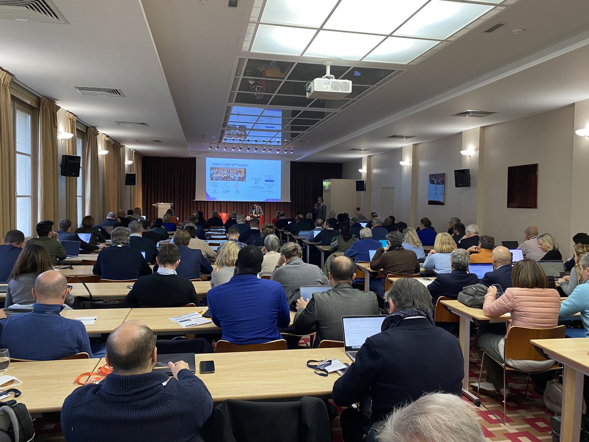 EnsembleAgirFr's tweet photo. 🚀 salle comble avec plus de 250 participants ! #seminaire #starcac #ensemblepouragir https://t.co/lDV7z9v17w