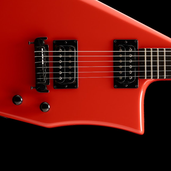 GuitarPeopleSwe's tweet photo. Malavika Mrlidrn on https://t.co/ghSYpkXLL3 "Amazing service! Not only did my guitar come back in great shape but Mats also elaborated on the details of the problem. I'd definitely recommend this place for buying good quality guitars, cases, any guitar repair work" #MondayMorning https://t.co/SckhRtBaLg