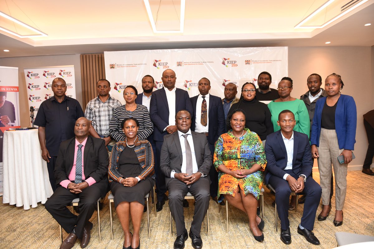 Exciting milestone alert!  ADMI is thrilled to be part of the pioneering @Kiep250plus  cohort, officially sealing the deal with @DrJumaMukhwana, Permanent Secretary of the State Department for Industry.  

#DigitalTranformation