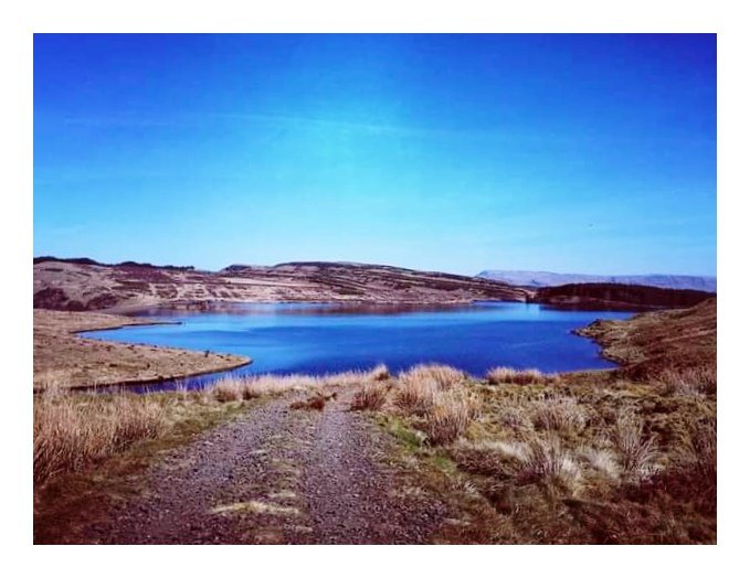 Burncrooks Reservoir
#fsprintmonday #APSmartphonePicOftheWeek #watercolour #bluesky #outdoorphotography #photographylovers