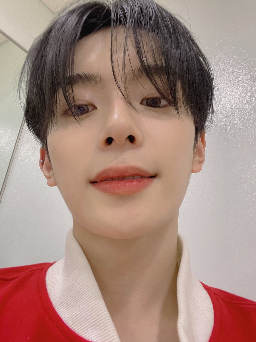 by_verivery's tweet photo. [#강민]

I love L.F.C

#verivery https://t.co/6N1KlT3oPQ