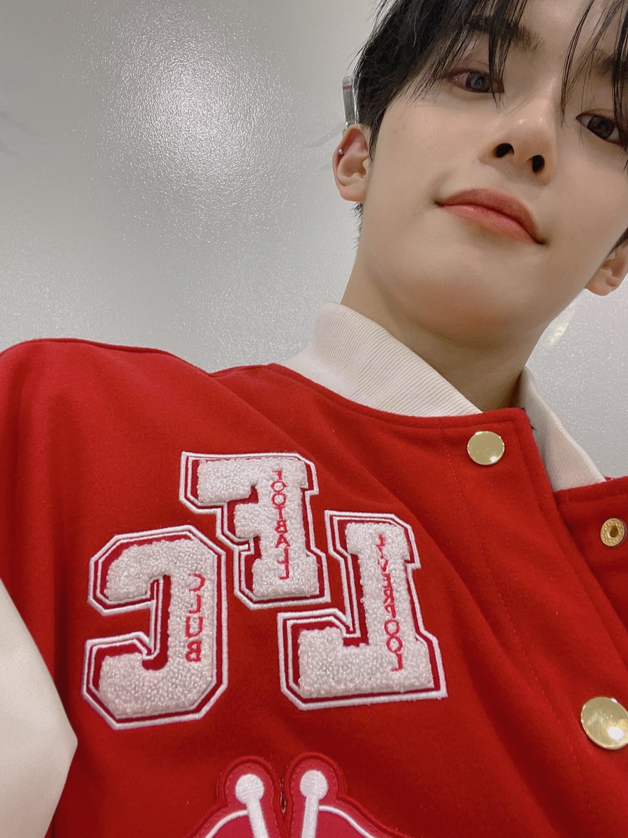 by_verivery's tweet photo. [#강민]

I love L.F.C

#verivery https://t.co/6N1KlT3oPQ